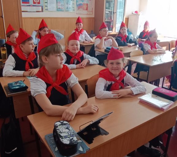 19 мая - День пионерии.